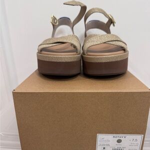 Rothy's THE CRISS-CROSS Lightweight Wedge in Aurora